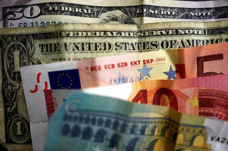 El dólar se encamina a su mayor subida semanal desde febrero