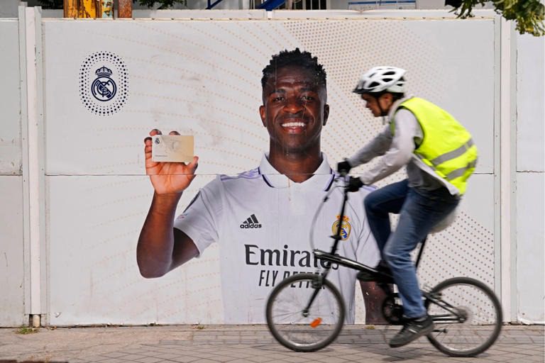 Cuatro detenidos en España por colgar una efigie de Vinícius Júnior