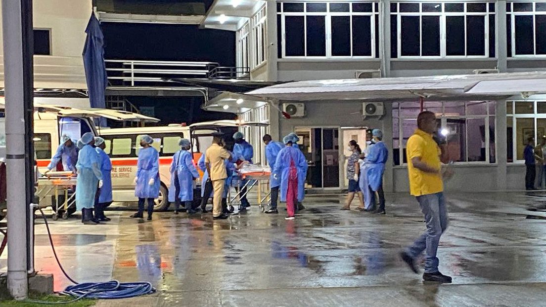 Al menos 20 personas mueren por trágico incendio en una escuela de Guyana