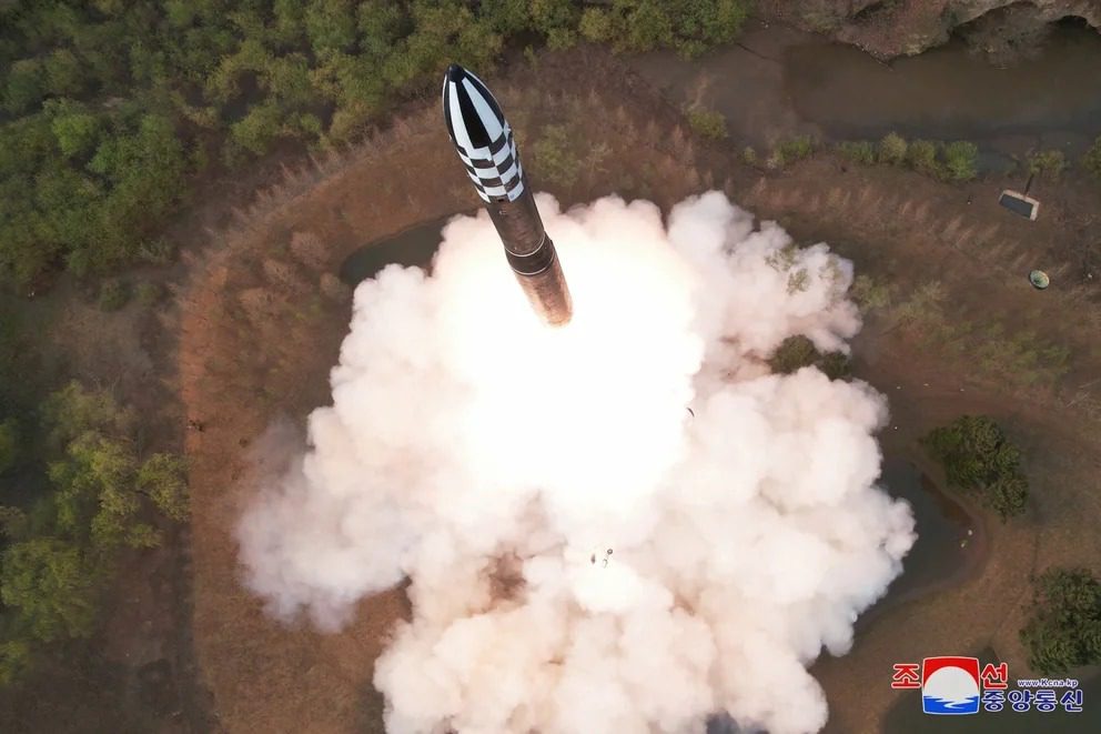 EEUU condenó el lanzamiento fallido del satélite espía norcoreano y advirtió que viola múltiples resoluciones de la ONU