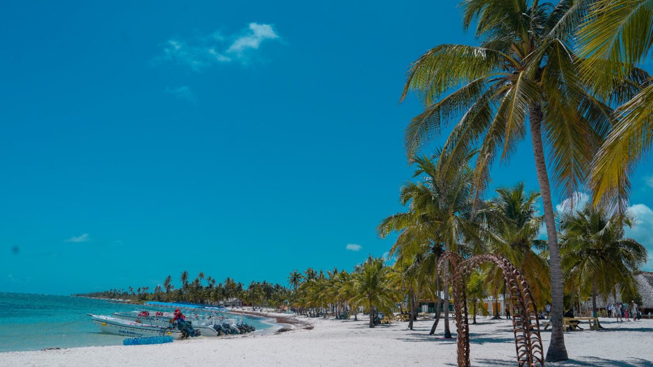 El Ministerio de Medio Ambiente apuesta por una isla Saona más limpia y sostenible para locales y turistas
