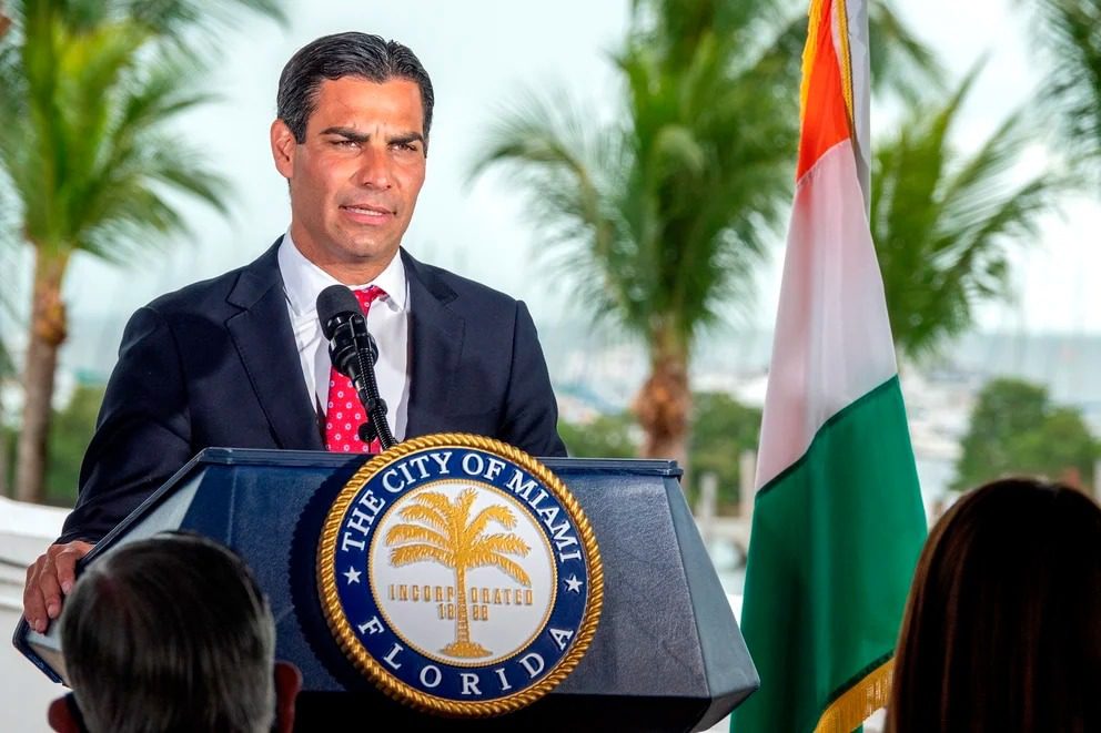 El alcalde de Miami está considerando lanzarse como candidato a la presidencia
