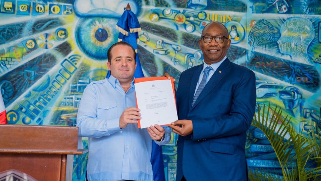 Gobierno entrega RD 148 MM para la construcción de nuevos niveles en edificios de la UASD