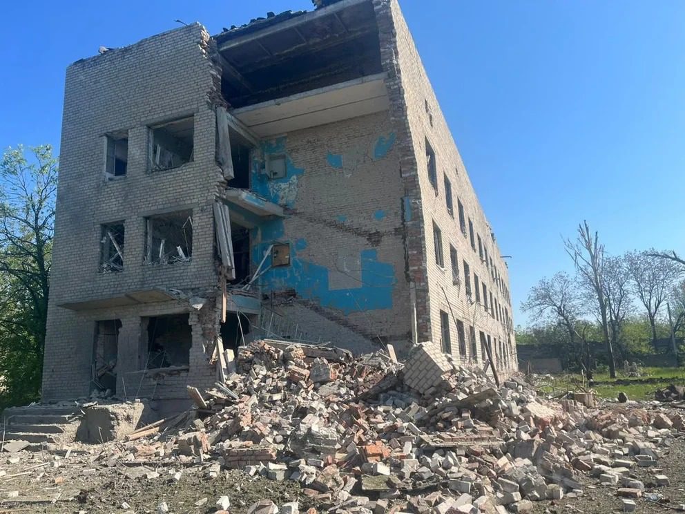 Un ataque ruso con misiles mató a cuatro personas y alcanzó un hospital en el este de Ucrania