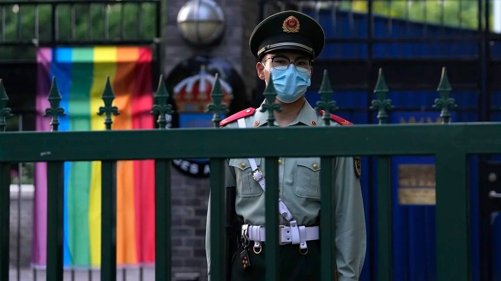Xi Jinping no cesa la persecución en China: el régimen ordenó el cierre del Centro LGBT de Beijing