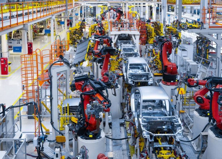 La producción industrial de EE.UU. vuelve a crecer empujada por el sector del automóvil