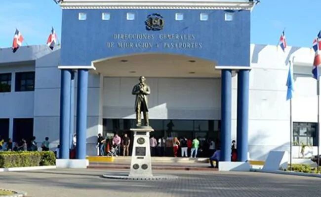 Anuncian cambios para el "Certificación de Permiso de Salida del país para menores" en la tasa de pago