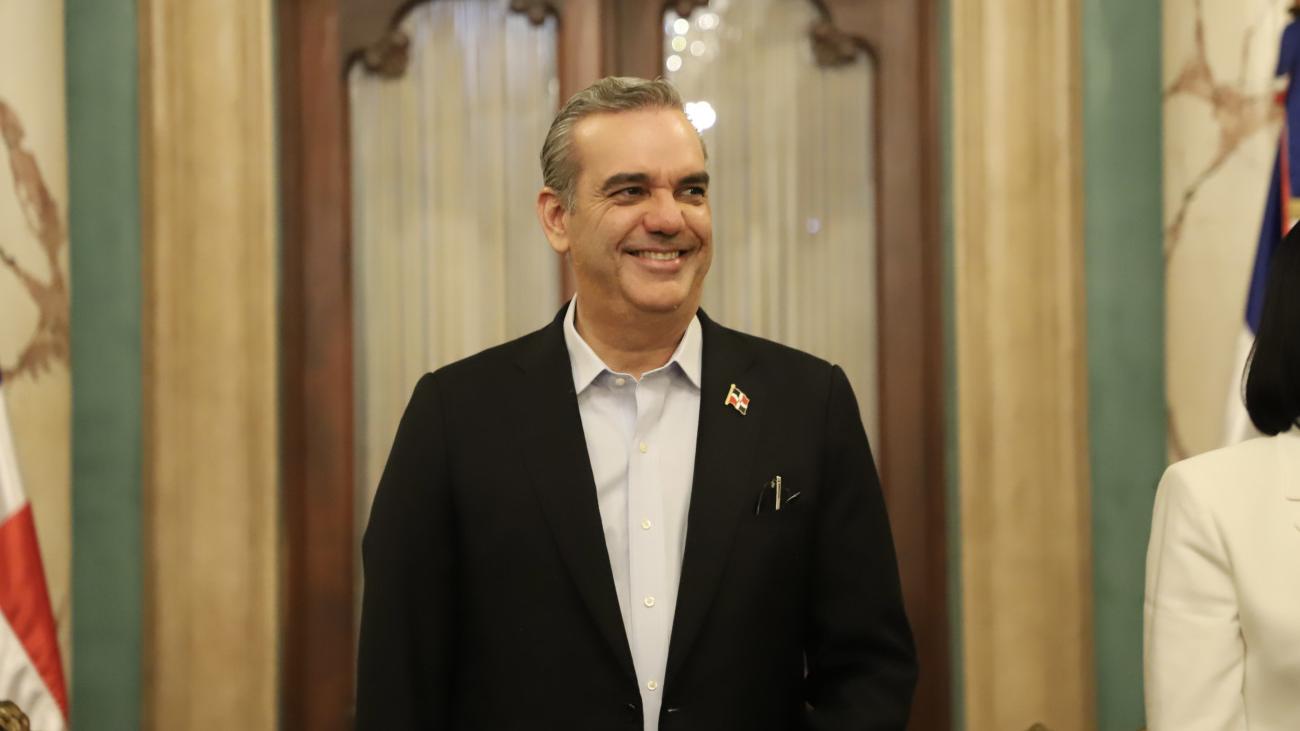 Presidente Abinader asistirá a graduación de una de sus hijas