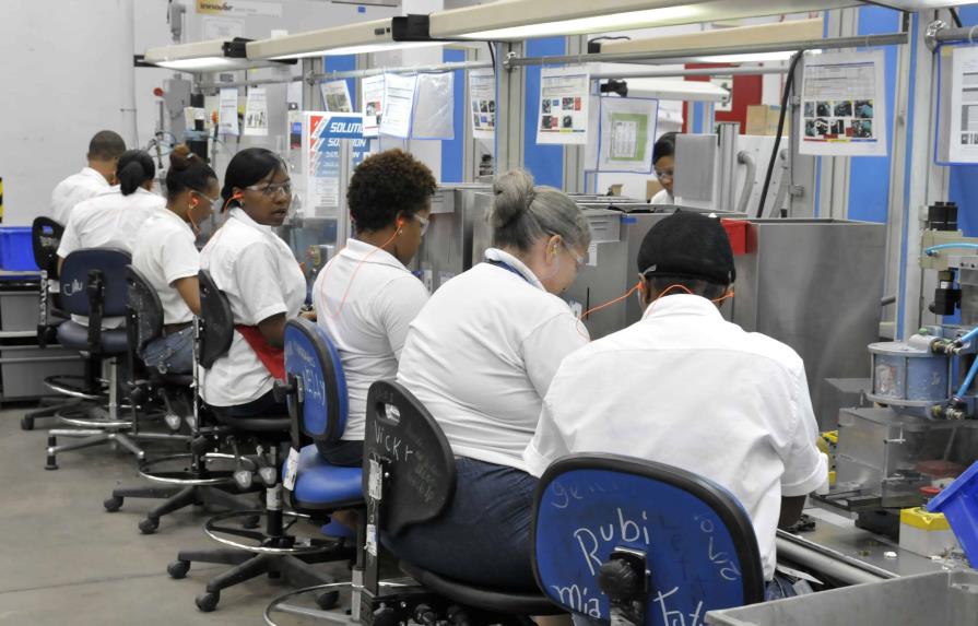 Proponen subir de 14 a 15 los días de vacaciones anuales en RD