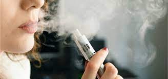 Salud Pública exhorta a jóvenes a evitar consumo de hookah y cigarrillos electrónicos