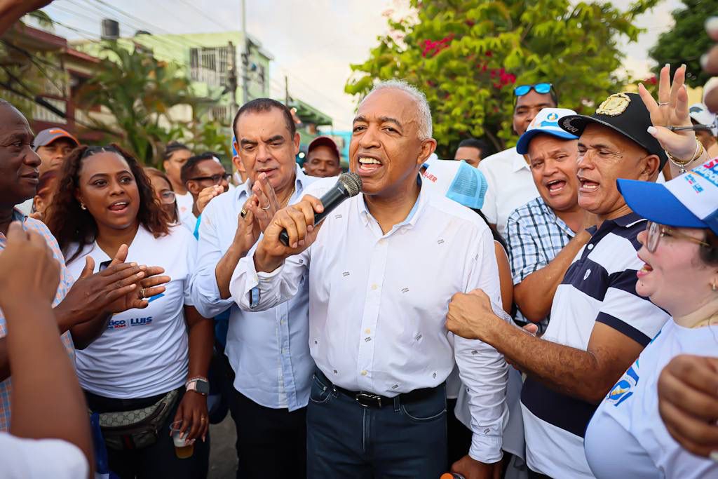 Bertico Santana destaca fortaleza del PRM en SDE durante jornada de inscripción de nuevos miembros