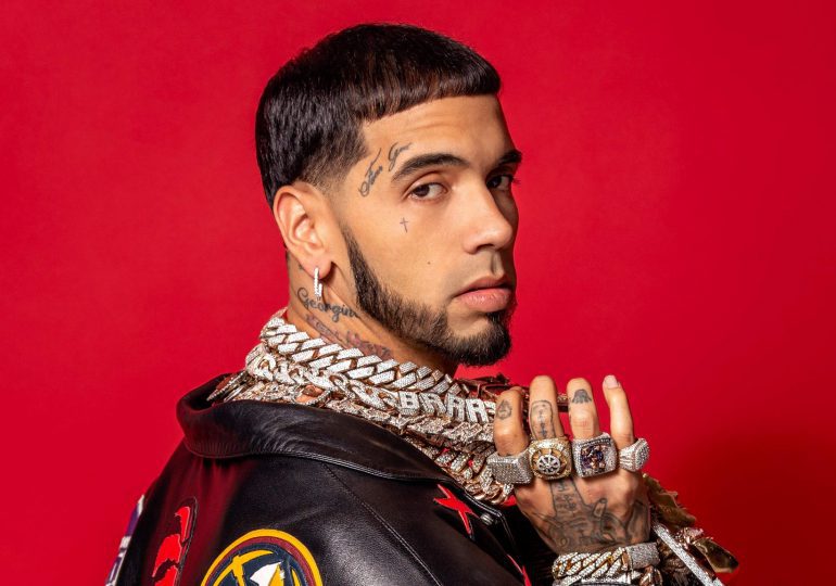 Anuel AA revela detalles de su increíble colección de tenis