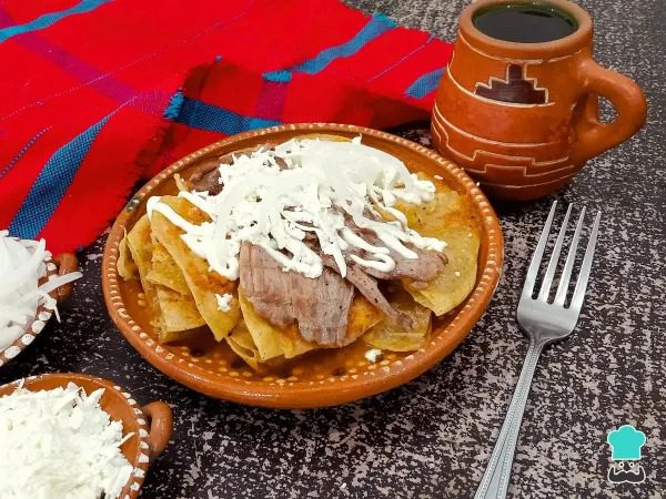 Receta de Chilaquiles con cecina