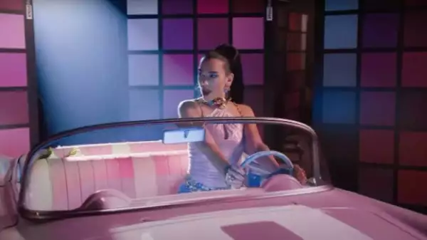 ¡Dua Lipa, bellísima! Sorprende en video 'Dance The Night' de 'Barbie'