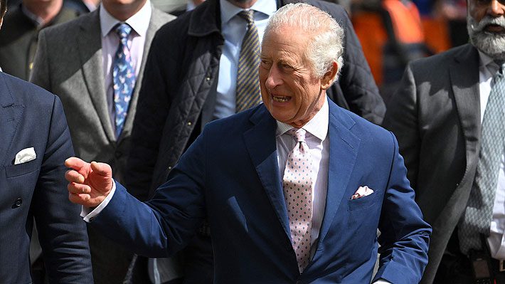 Entre crisis, huelgas y cuestionamientos a la Corona: Así recibe Reino Unido a Carlos III
