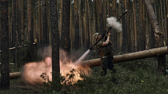 Rusia asegura que está "bajo control" situación en el frente tras rumores de avances ucranianos