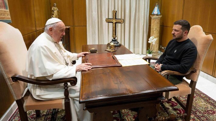 Zelenski se reúne con el papa Francisco y obtiene ayuda militar de Alemania para Ucrania