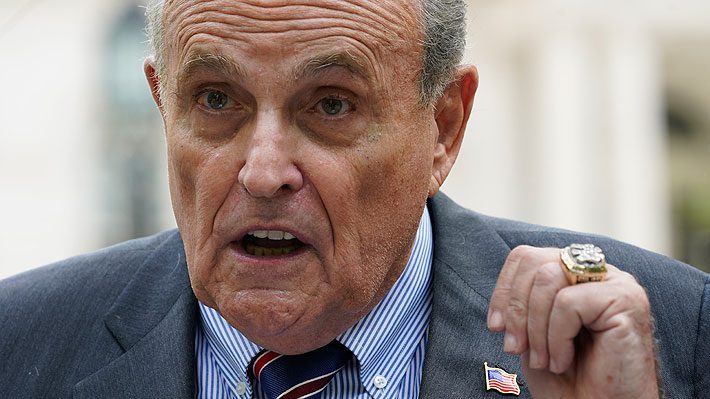 Demandan por acoso y agresión sexual a Rudolph Giuliani, ex alcalde de Nueva York y ex abogado de Trump