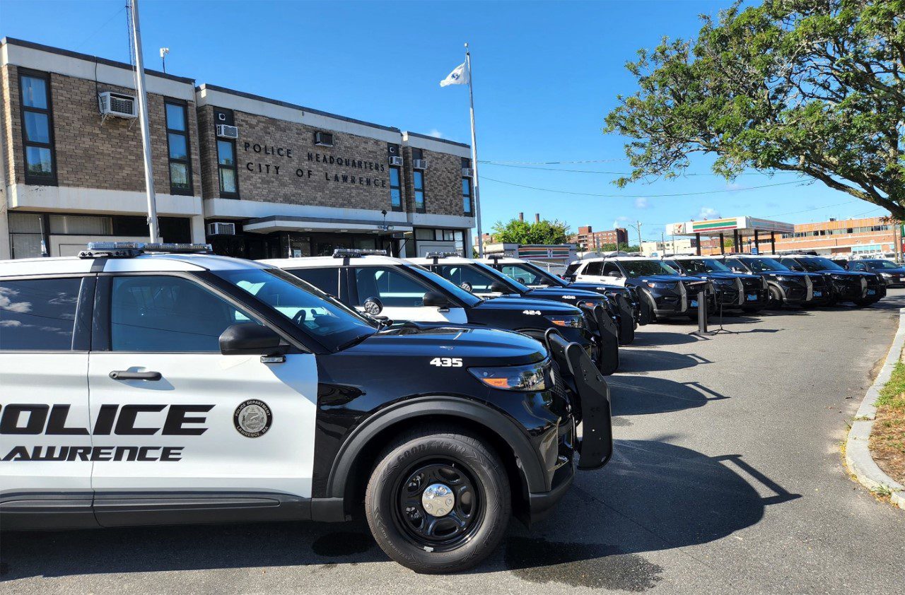 Un dominicano muere por supuesta sobredosis de droga mientras estaba preso en cuartel general de la policía en Lawrence