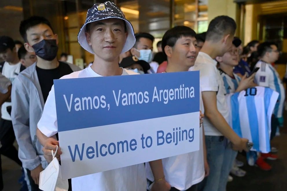 "¡Alerta! La ola de estafas de Messi llega a China: ¡Una cena con la estrella del fútbol por 40 mil dólares!"