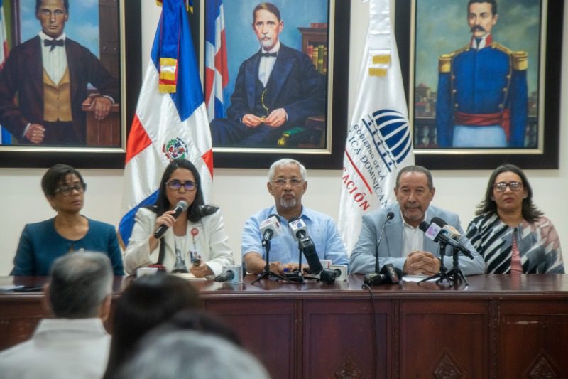 "Fallas Expuestas: El Ministro de Educación Revela las Debilidades de la Entidad en Repetidas Denuncias"