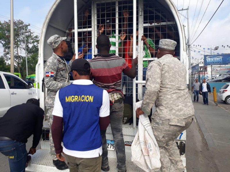 Autoridades arrestan a 65 haitianos vivían de forma irregular en Jimaní