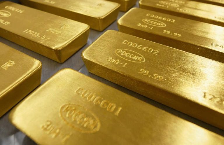Oro cae por alza de rendimientos tras crecimiento del empleo en EEUU