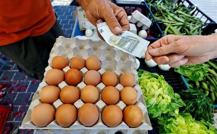 Los consumidores de la eurozona se muestran más optimistas sobre la inflación