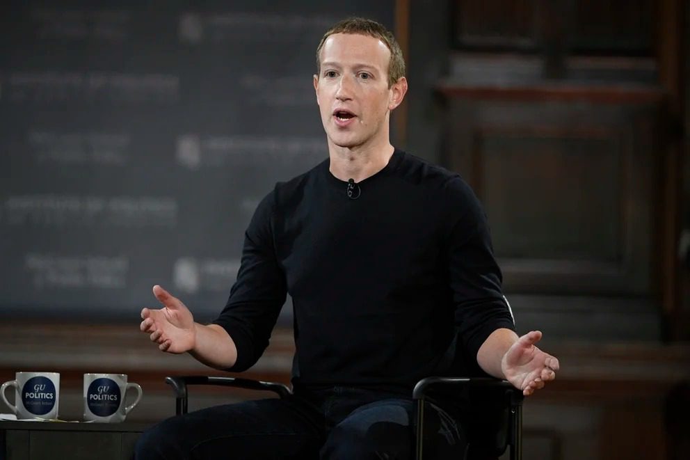 "Mark Zuckerberg: La incendiaria recriminación al establishment científico por su controvertida acción durante la pandemia de COVID-19."