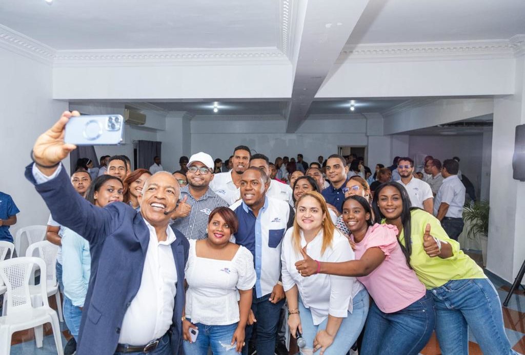 Dice Bertico Santana integrará a jóvenes SDE al diseño de políticas públicas municipales