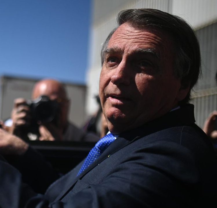 Bolsonaro, a un voto de perder sus derechos políticos por ocho años