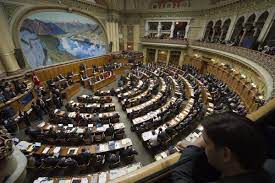 Cámara Alta del Parlamento suizo aprueba facilitar la reexportación de armas a Ucrania