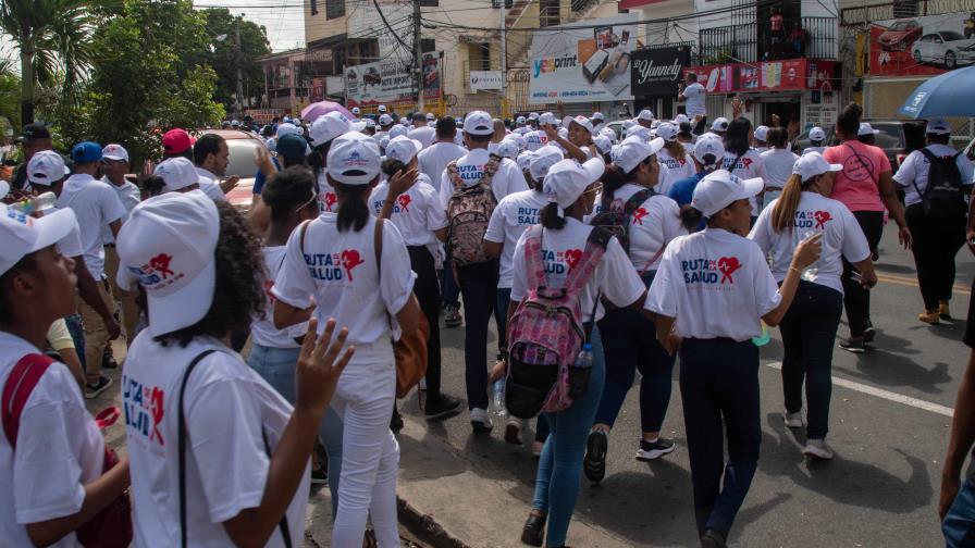 Salud Pública llama a caminar 10 mil pasos al día para contrarrestar diabetes, obesidad e hipertensión