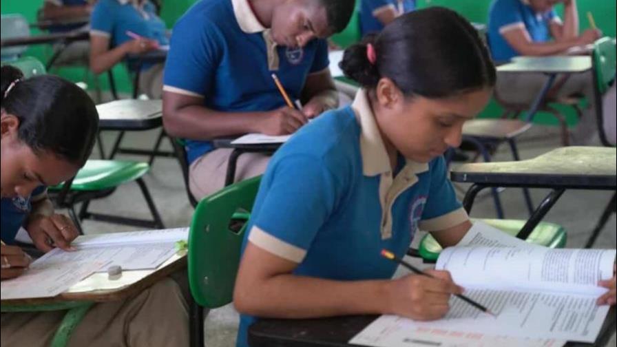 Ministerio de Educación comienza a aplicar las Pruebas Nacionales este sábado