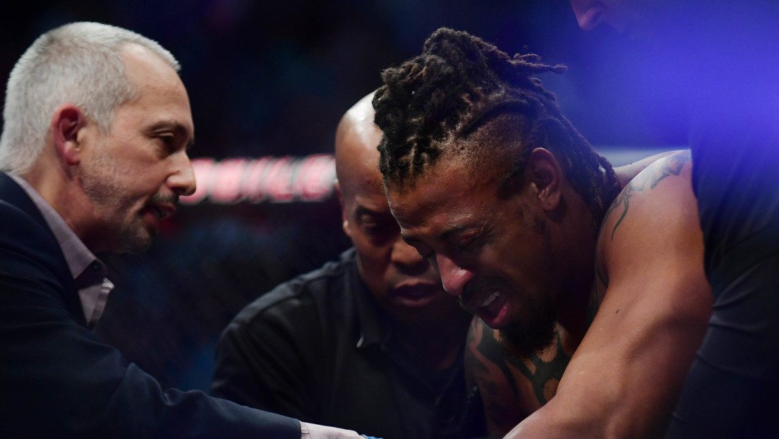 Greg Hardy sufre un brutal nocaut durante un evento de boxeo