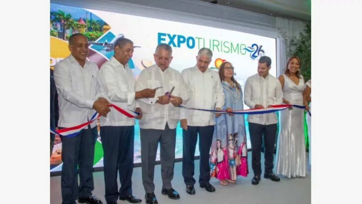 "¡Empieza la aventura! Inauguración de Expoturismo 2023 en Santiago, el evento imperdible para los amantes del turismo y la exploración."