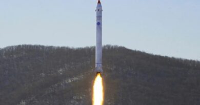 Corea del Sur sancionó a un grupo de hackers norcoreanos tras el lanzamiento fallido del satélite espía de Kim Jong-un