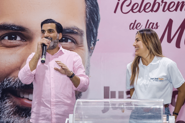 Diputado Juan José Rojas celebra con miles de madres en SDE