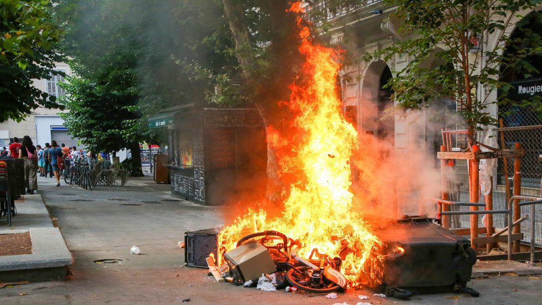 Manifestantes provocan destrozos en la mayor biblioteca municipal de Marsella