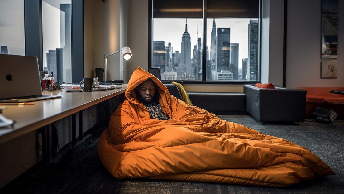 Oficinas vacías como viviendas: la crisis migratoria sigue azotando a Nueva York