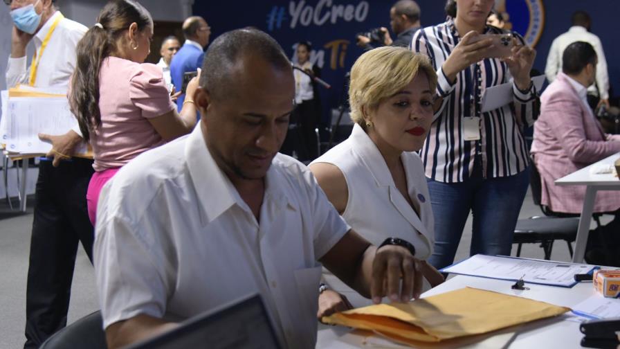 PRM y PLD empezaron a recibir inscripciones de las precandidaturas