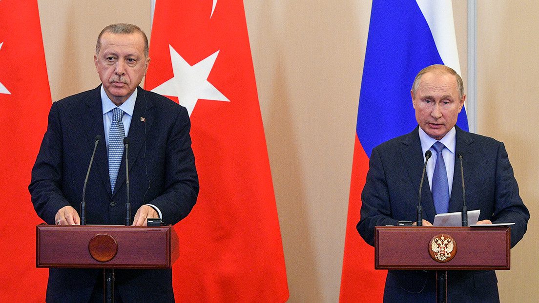 Putin a Erdogan: La destrucción de la represa de Kajovka es una "acción bárbara" de Kiev