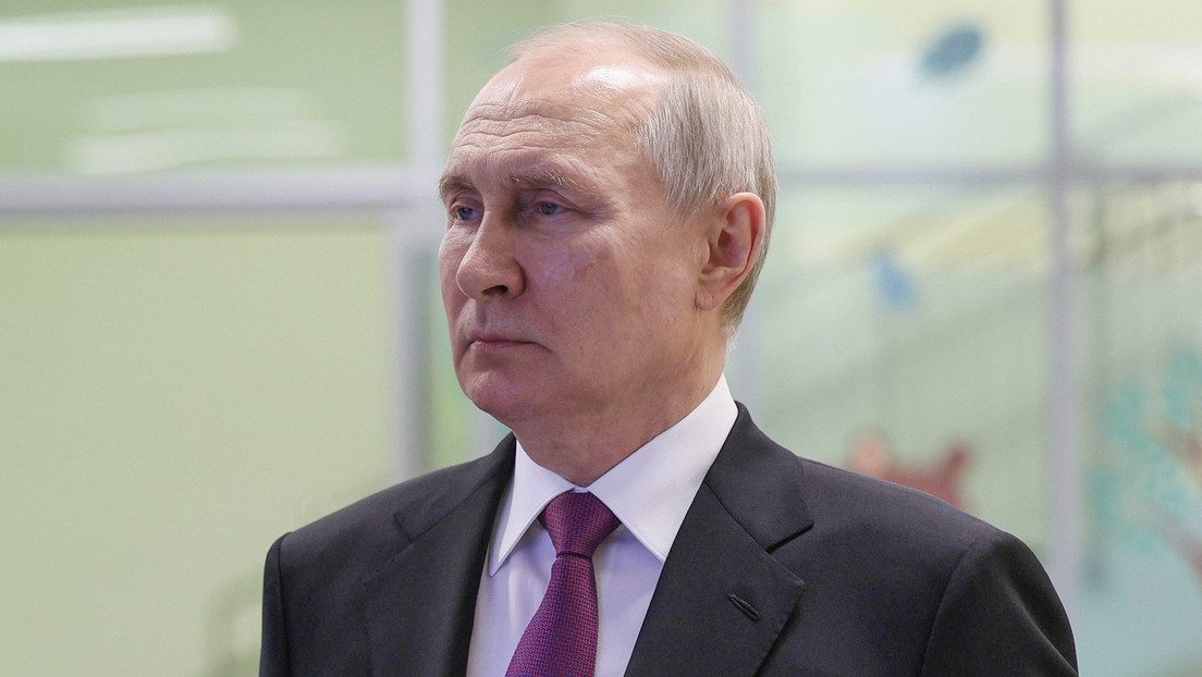 Putin acude a un hospital militar para condecorar a soldados rusos heridos durante el operativo en Ucrania