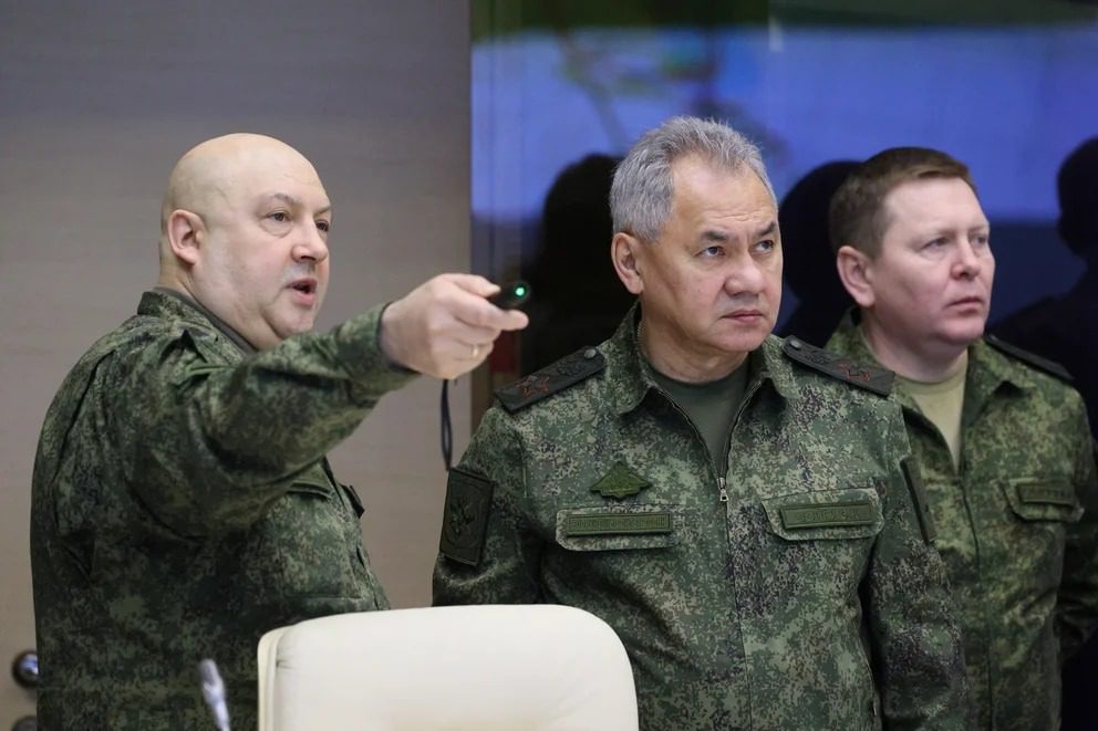 "El general silencioso: Sergei Surovikin y su conocimiento del complot militar de Prigozhin en Siria sin advertir al Kremlin"