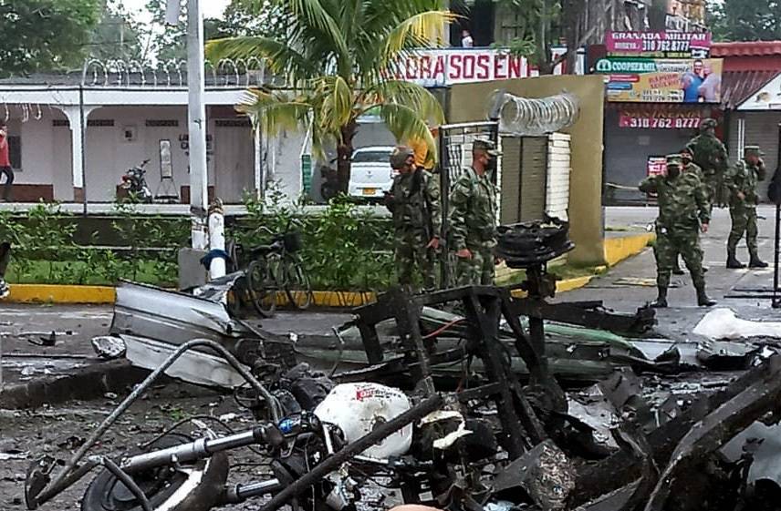 Reportan un ataque contra una base militar en Colombia con un saldo de al menos dos muertos