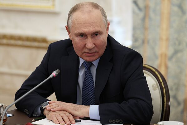 Rusia promete una respuesta "militar y técnica" a los cazas F-16 que sobrevuelen Ucrania