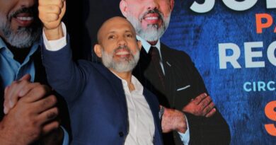 Cantautor Johan Paulino lanza su candidatura a regidor por Santo Domingo Este