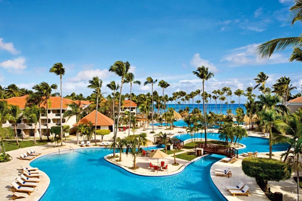 Dos hoteles dominicanos en la lista de los 9 mejores resorts todo incluido para adolescentes