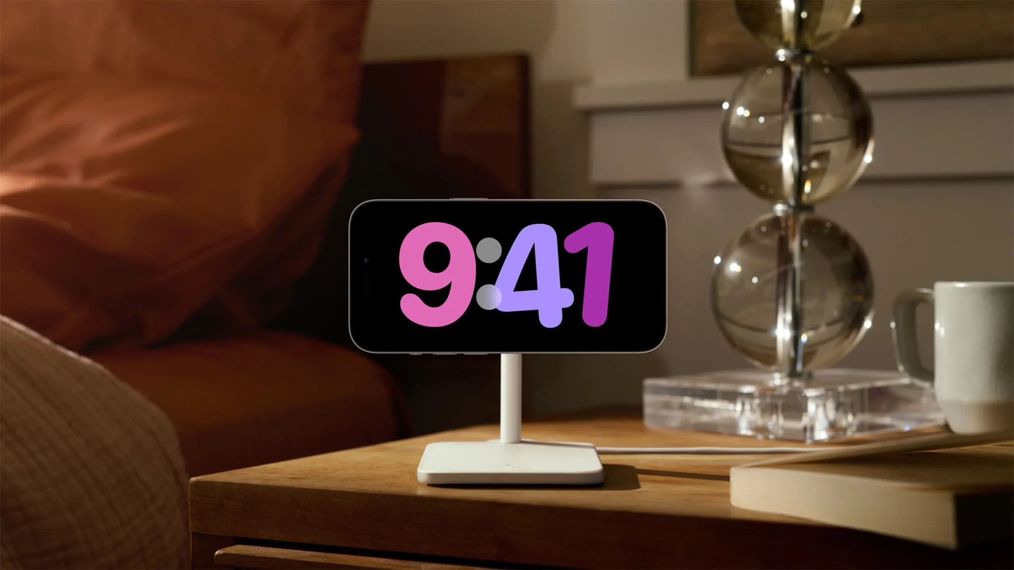 Cargadores de mesita de noche para poder usar el modo despertador de iOS 17