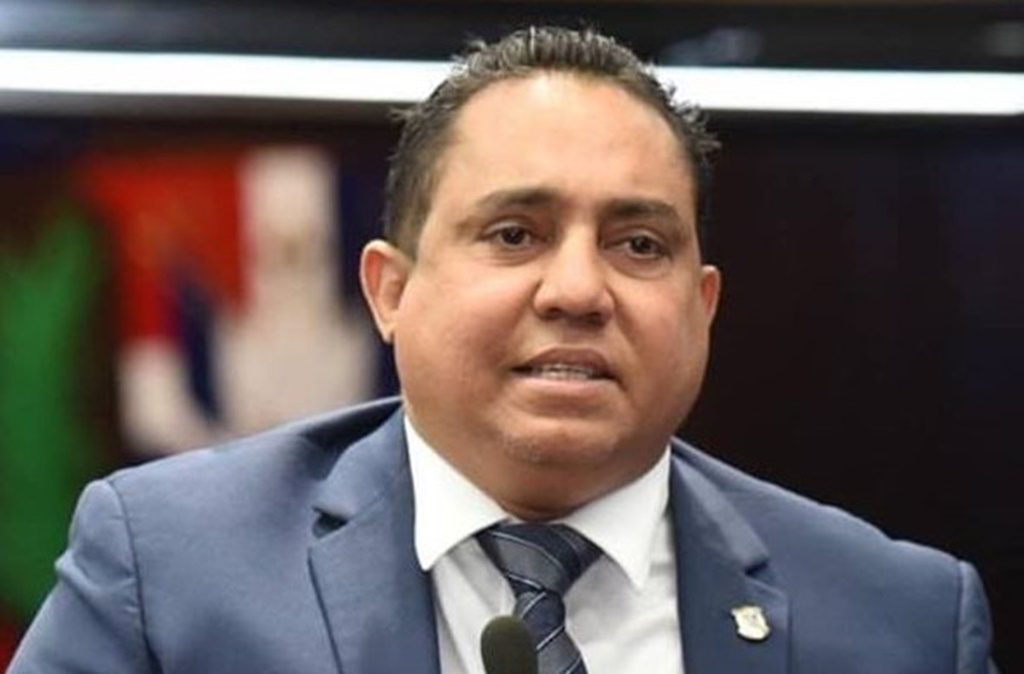 MONSEÑOR NOUEL.-Orlando Martínez, el candidato destacado: Diputado del PRM con grandes perspectivas para convertirse en el próximo Senador de la provincia Monseñor Nouel"
